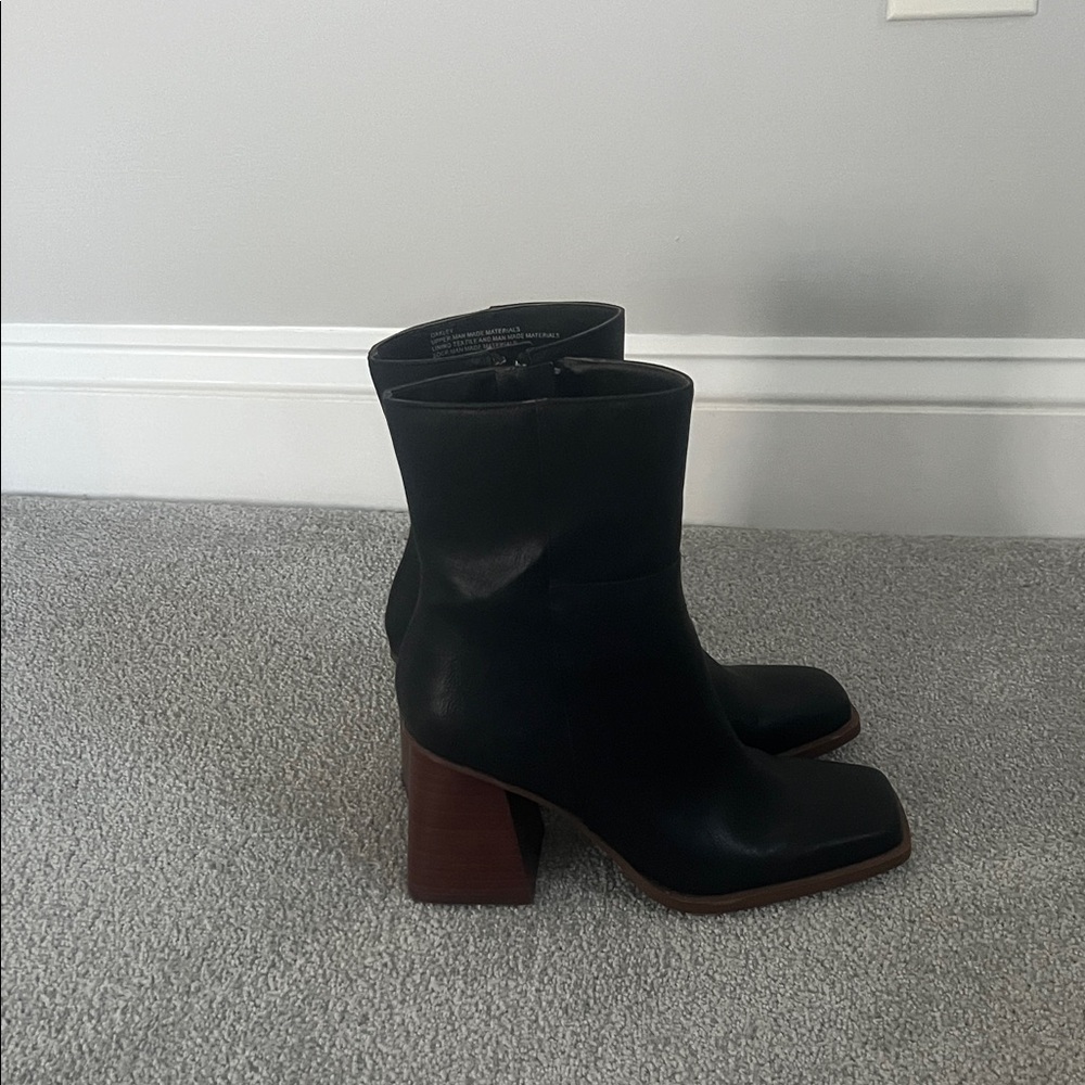 Wonderly Black Heeled Boots with Brown Block Heel